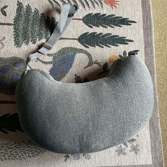 Frida Mom Nursing Pillow - Picture 1 of 2